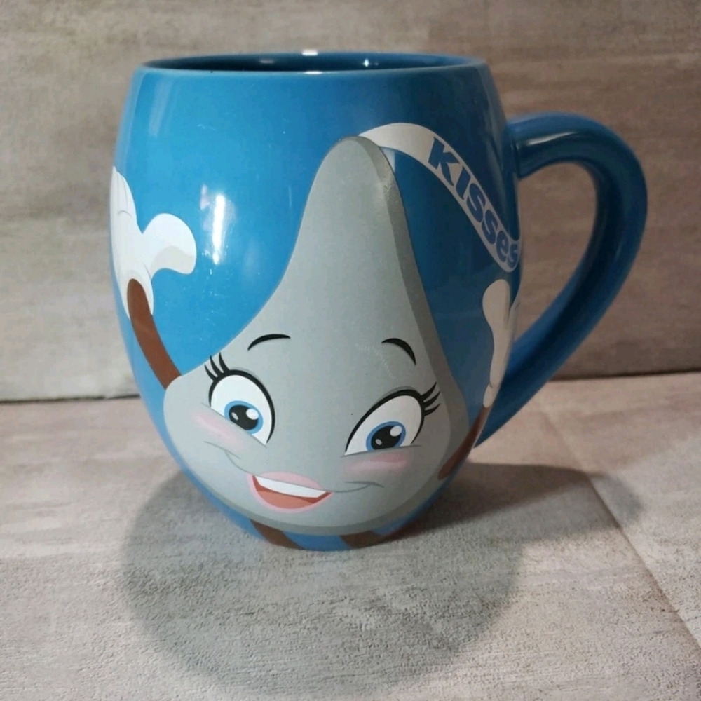 Hershey Chocolate World Kisses XO Face Mug Blue Oversized